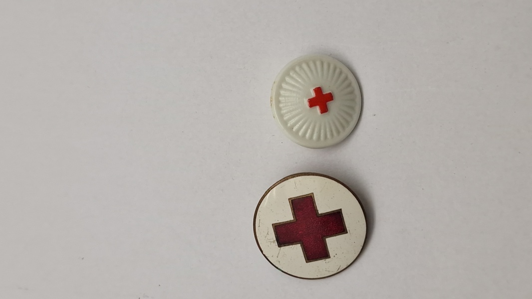Originale røde kors pins
