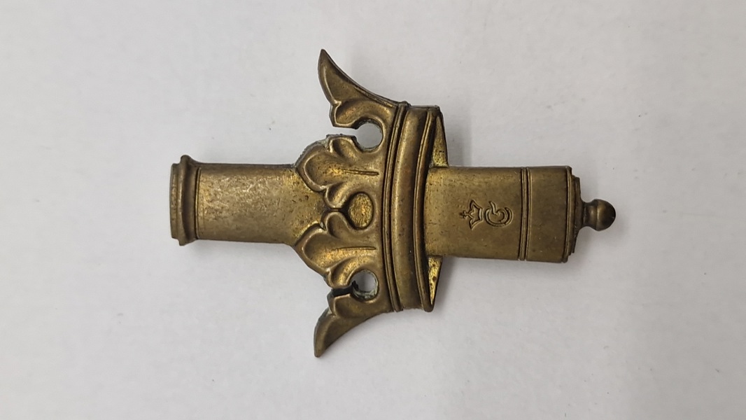 Originalt baretmærke for Kongens Artilleriregiment