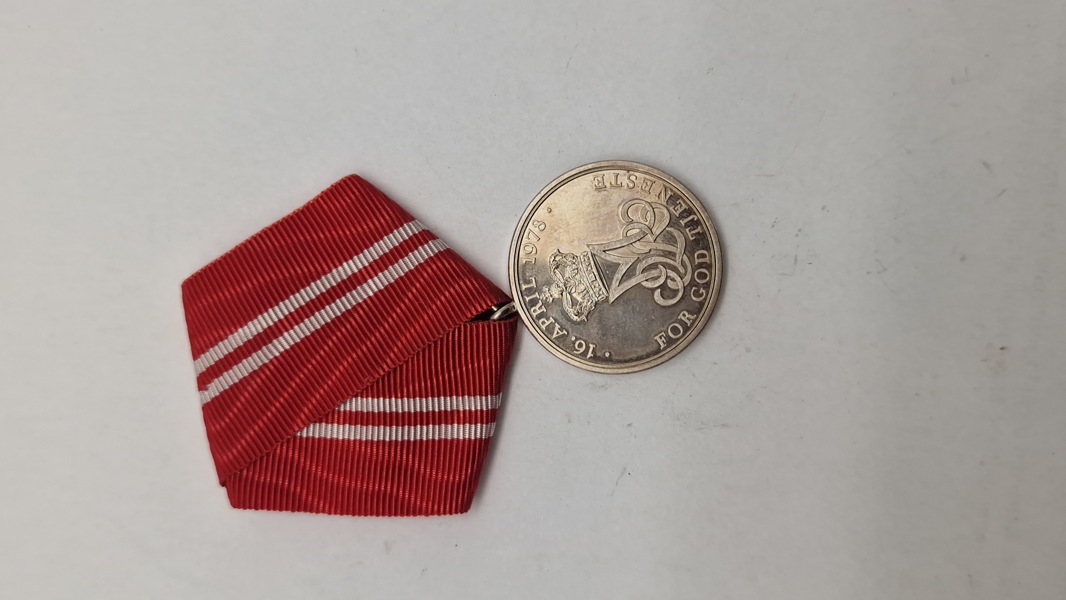 Originalt Fortjensttegn for god tjeneste i Forsvarets Reserve. Sølv