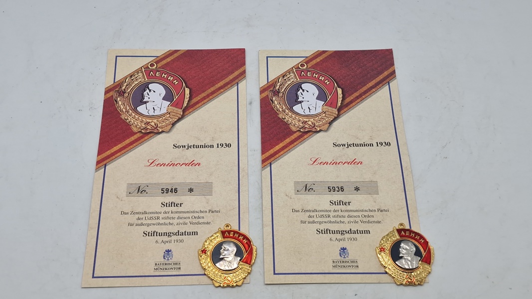 To stk leninordenen med samler certifikat