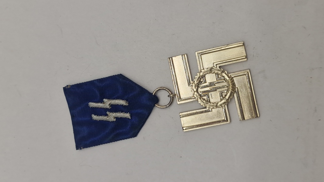 Waffen SS medalje, efterkrigs