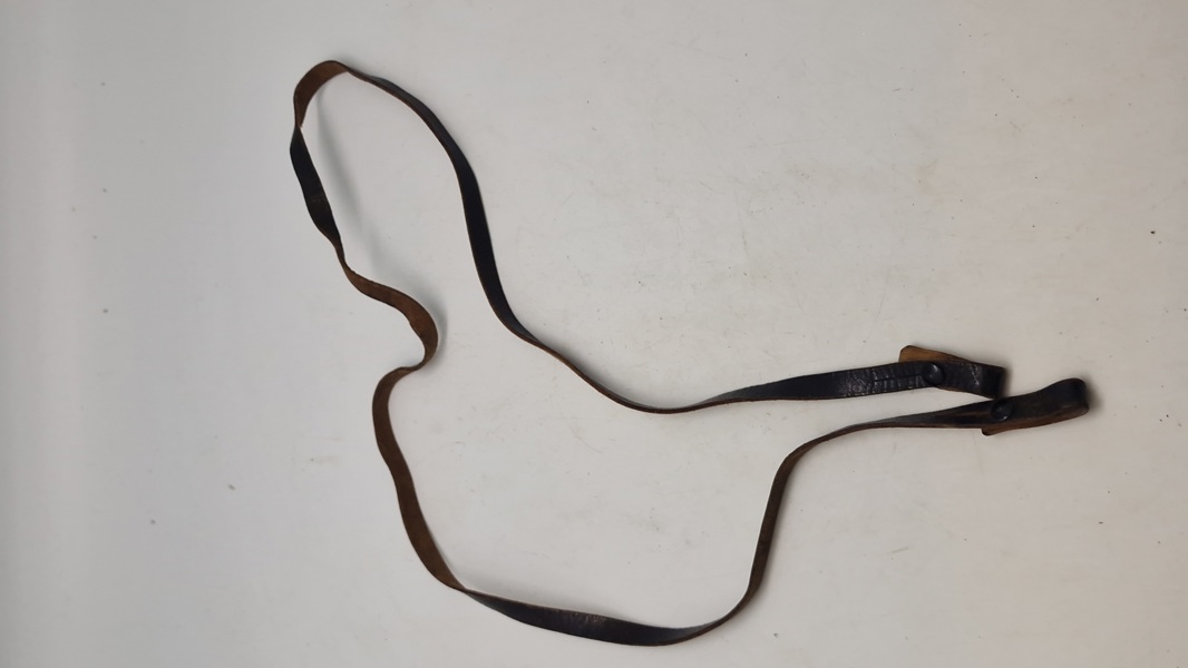 Original tysk kikkert rem, dateret 1941 og med kode