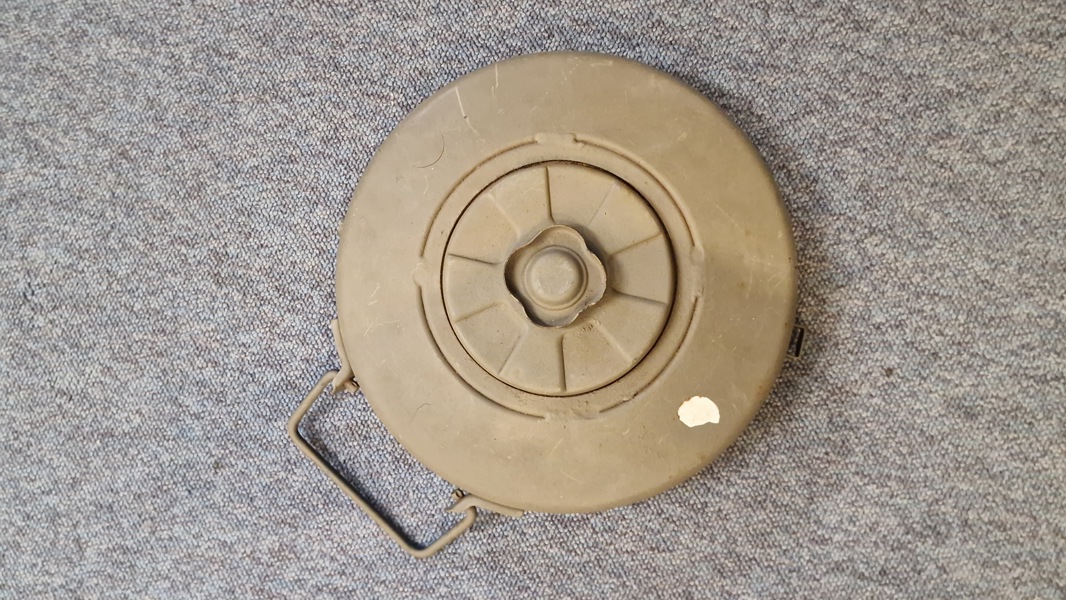 Original tysk Tellermine 42, fyldt op med beton 