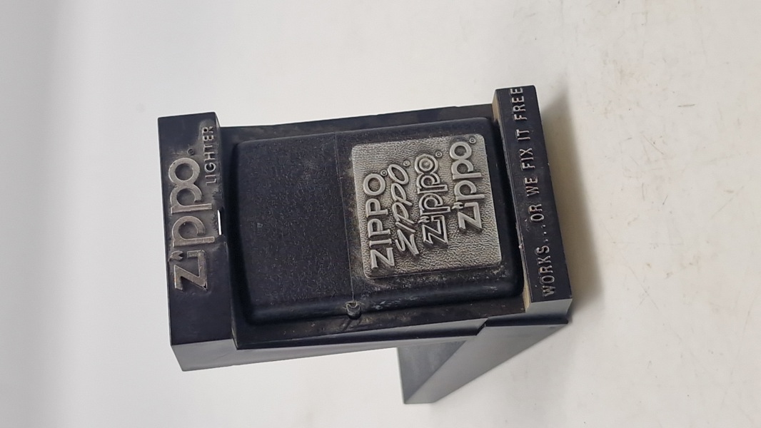 Original Zippo med æske 