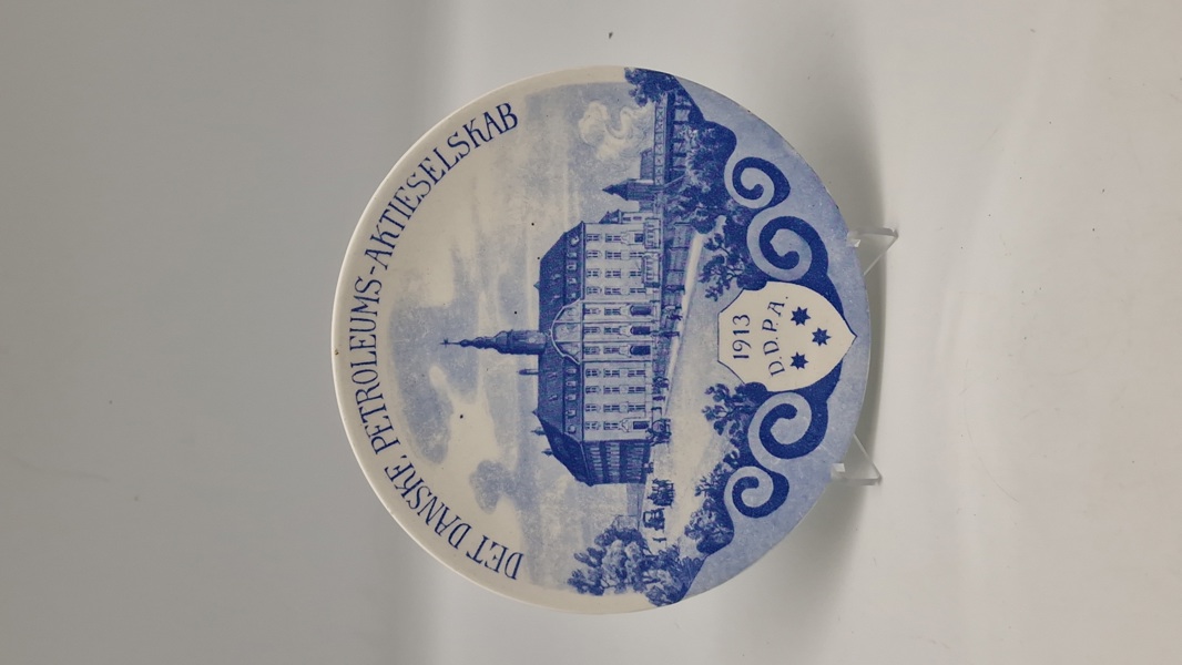 Original Aluminia platte fra Det Danske Petroleums-Aktieselskab (DDPA)