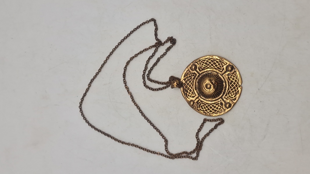 Veludført Museumskopi af Bronzealder/ Vikingetids smykke