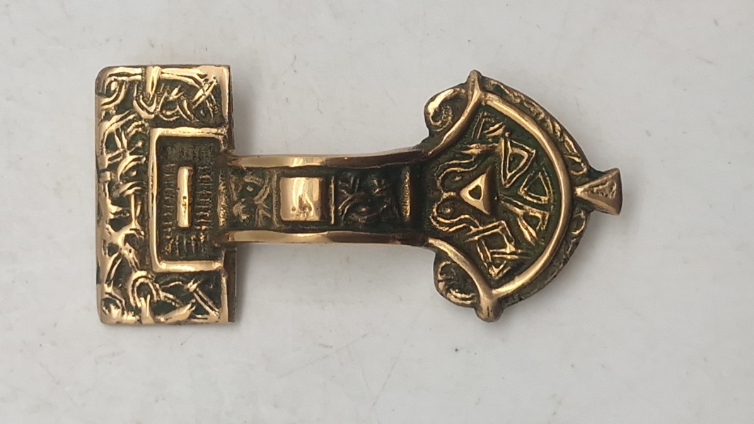 Veludført Museumskopi af Bronzealder/ Vikingetids smykke