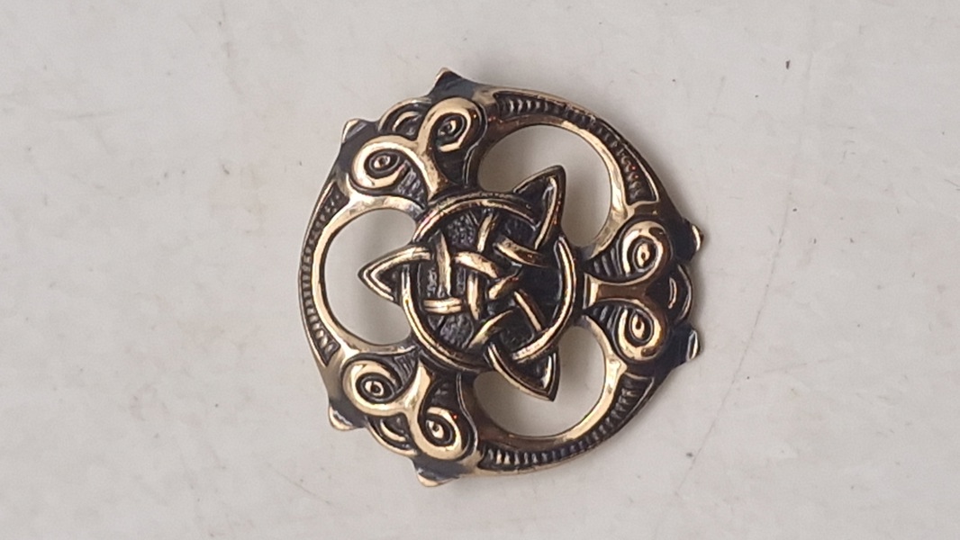 Veludført Museumskopi af Bronzealder/ Vikingetids smykke