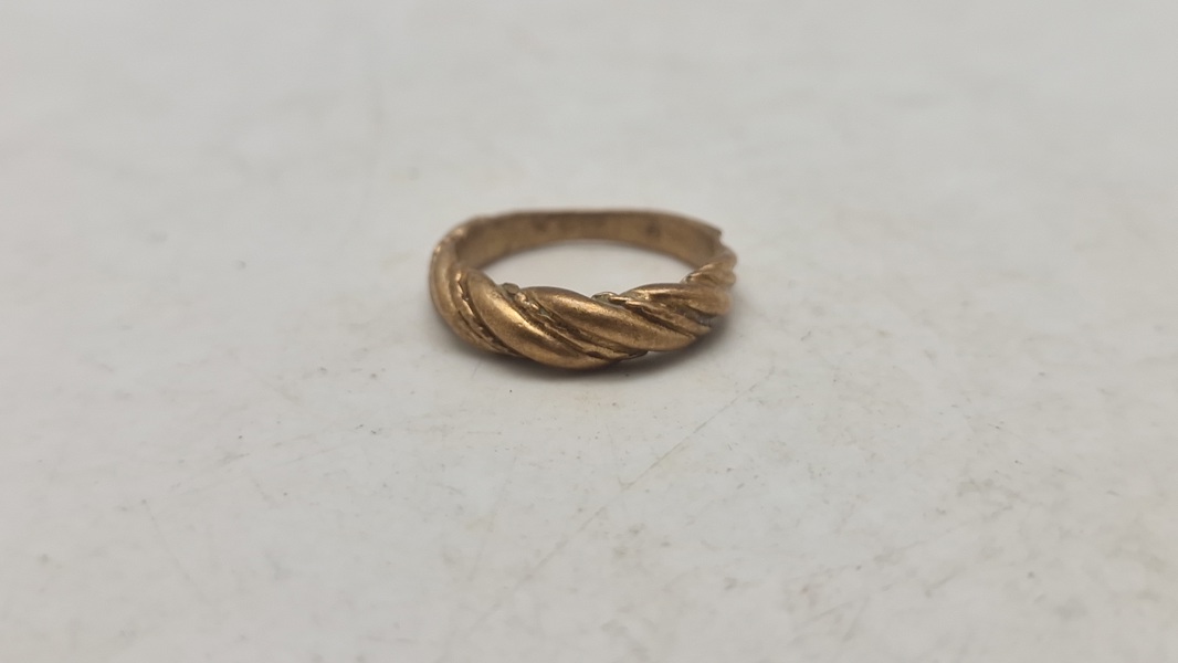 Veludført Museumskopi af Bronzealder/ Vikingetids smykke