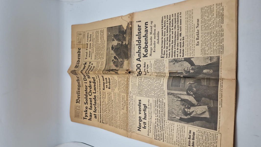 Original dansk avis fra maj dagene 1945