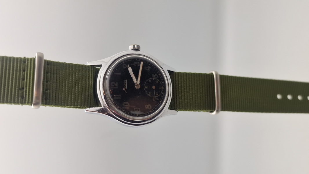 Originalt WWII Minerva German Army Watch, stemplet DH for “Dienst Heeres” 