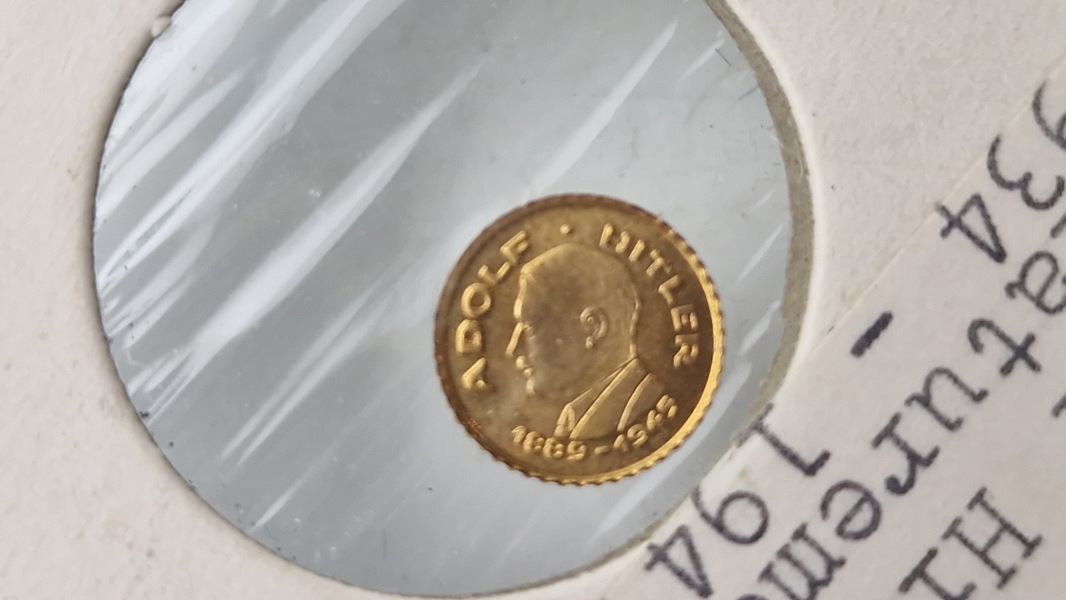 Original Adolf Hitler miniature guldmønt. 0,5 gram finguld 