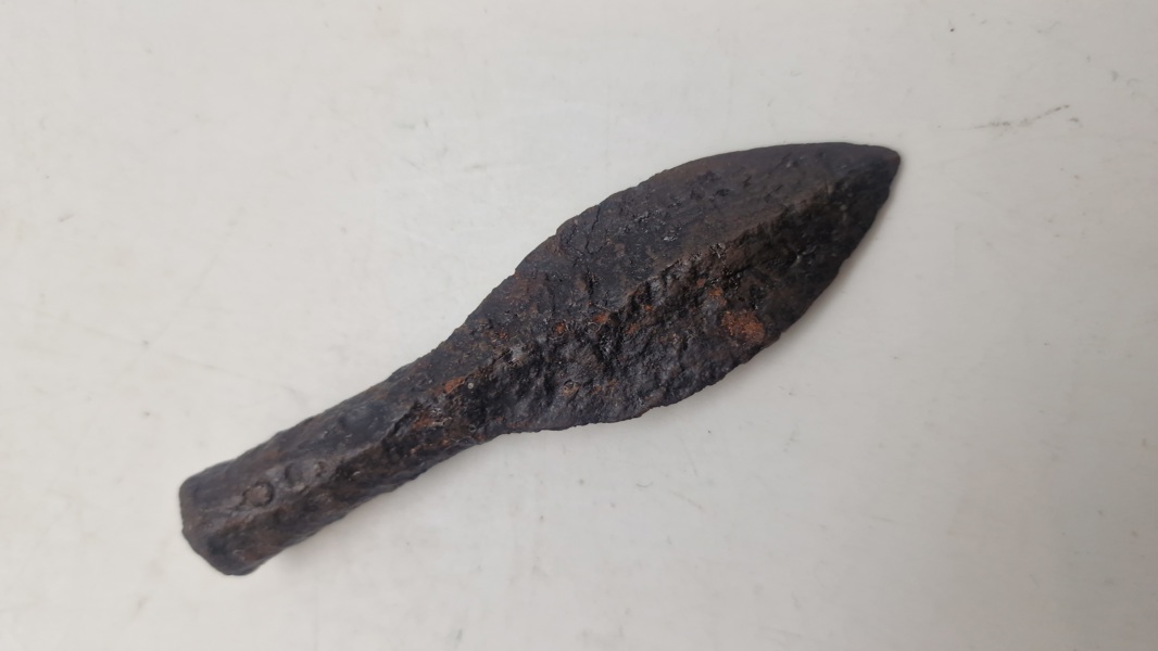 Original middelalder armbrøst pilespids