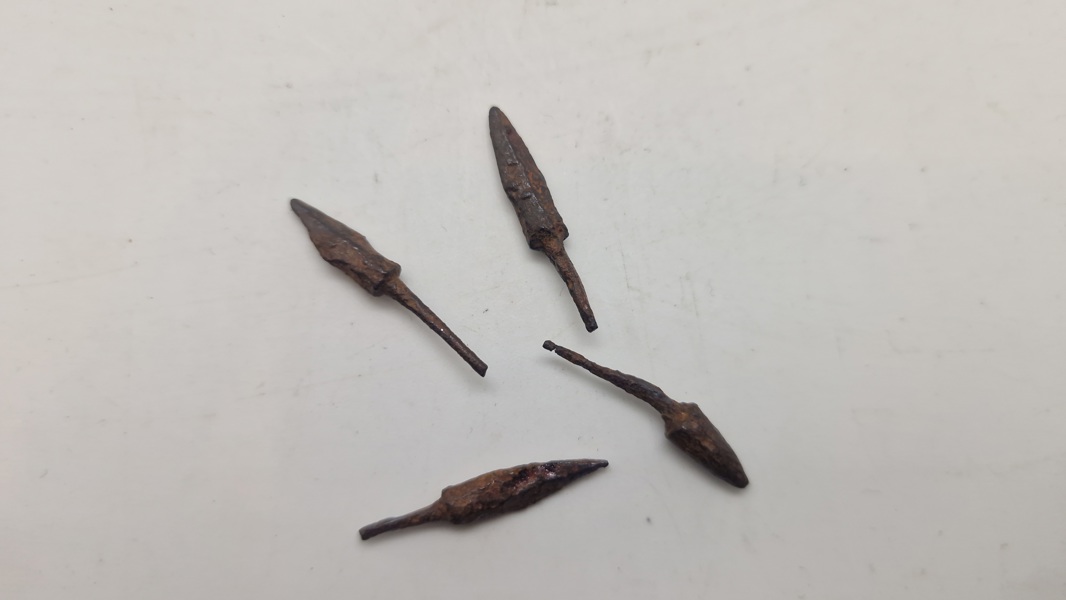 Originale middelalder armbrøst pilespidser