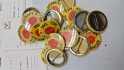 Samling badges medv Atomkraft, nej tak