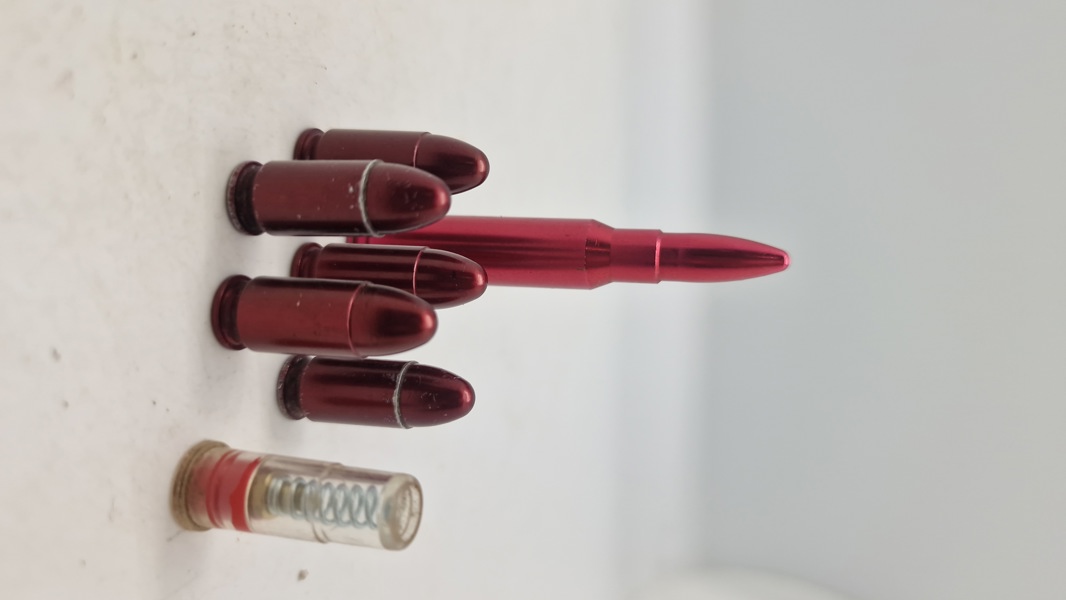 Samling klikpatroner i forskellige kalibre