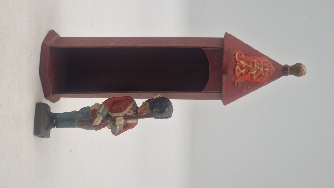 Original Linoleumsfigur, Livgarden