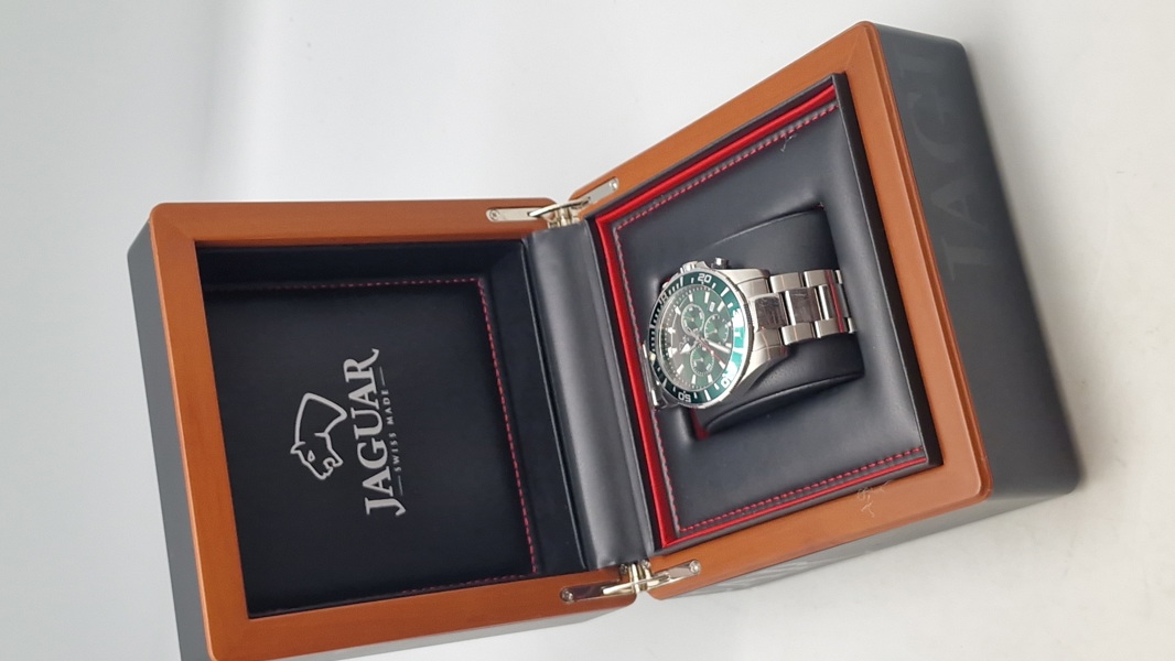 Originalt Jaguar Executive Diver chronograph watch med æske. Nypris ca 4000,-