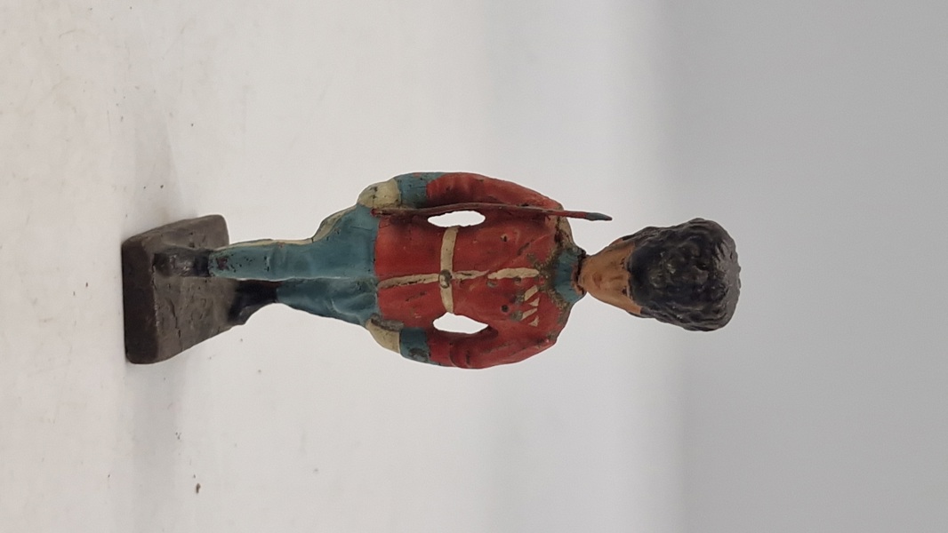 Original Linoleumsfigur, Livgarden