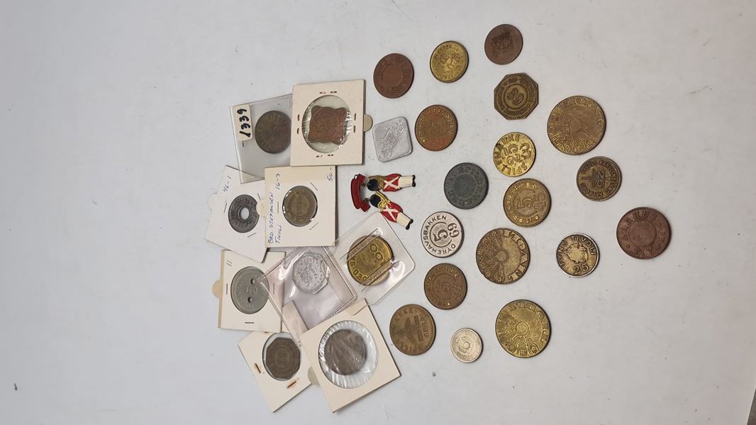 Stort lot Tivoli mønter og mærker