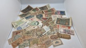 Stor samling pengesedler 