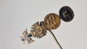 Original tysk miniature nål, eisernes kreuz, Ehrenkreuz des 1. Weltkrieges 1914-1918, Sudetenland-medalje, verwundetenabzeichen