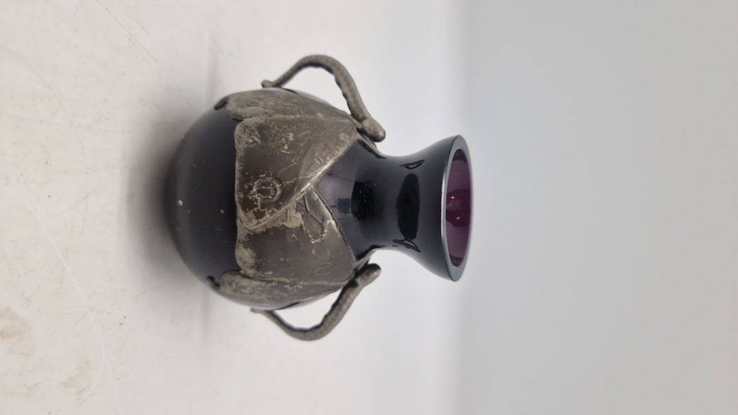 Skønvirke-glasvase med tinbesætning