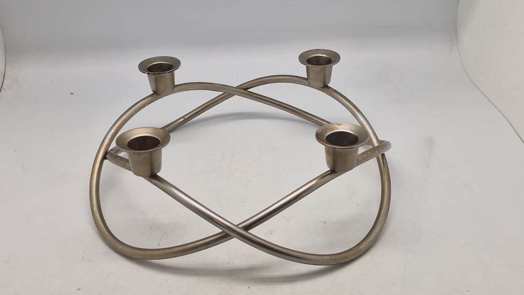 Georg Jensen Season Lysestage, designet af Maria Berntsen, i blankt stål 