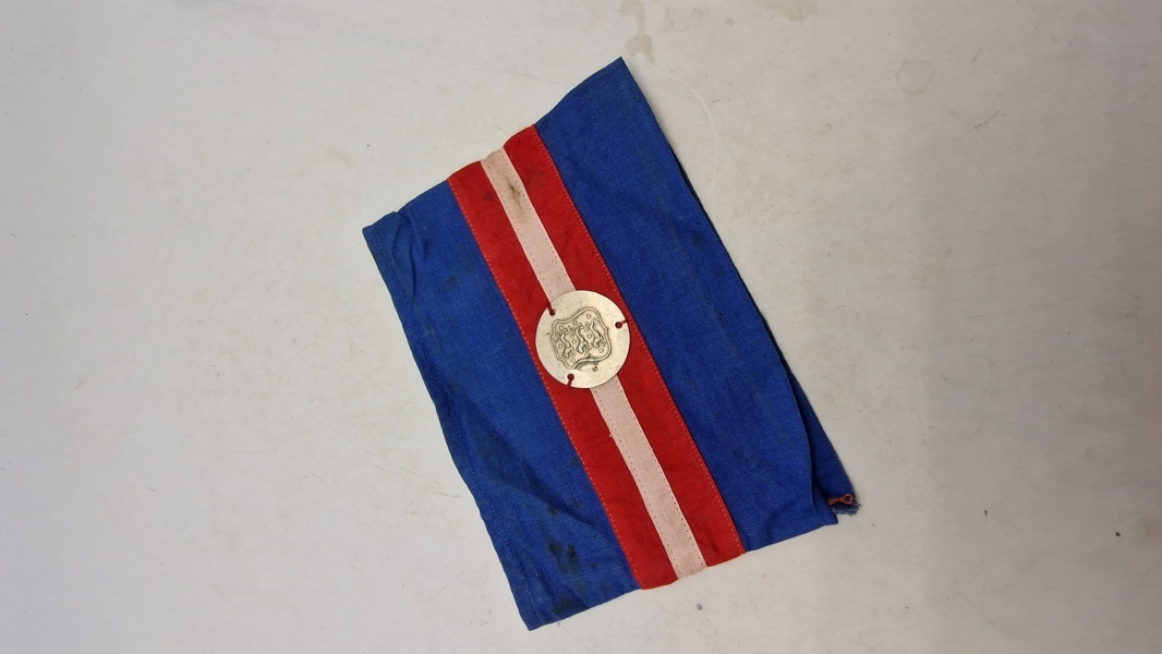 Originalt armbind fra den danske modstandsbevægelse 