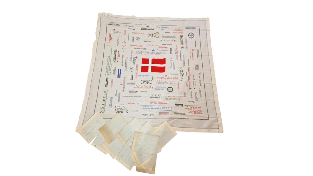 Unikt originalt klæde fra maj dagene 1945 med skitser til hvordan de syes _28097a_8de4d0b1adf61c7_lg.jpeg