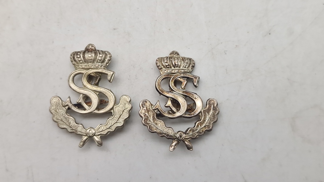 Originale kasketmærker fra Statens Sindsygehospitaler 