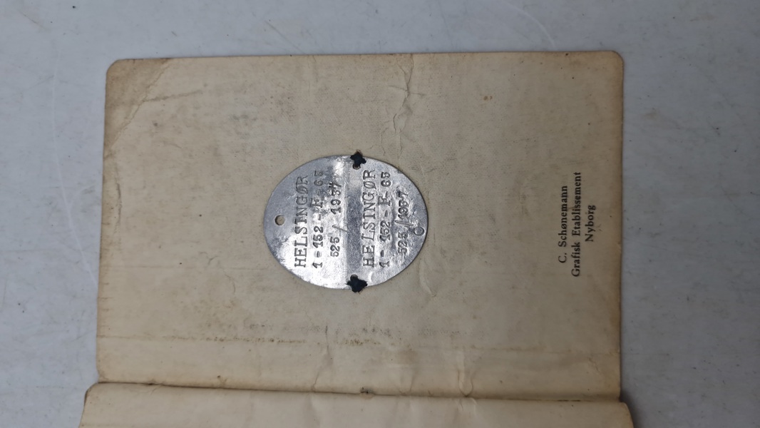 Original dansk soldaterbog og hundetegn fra 1937