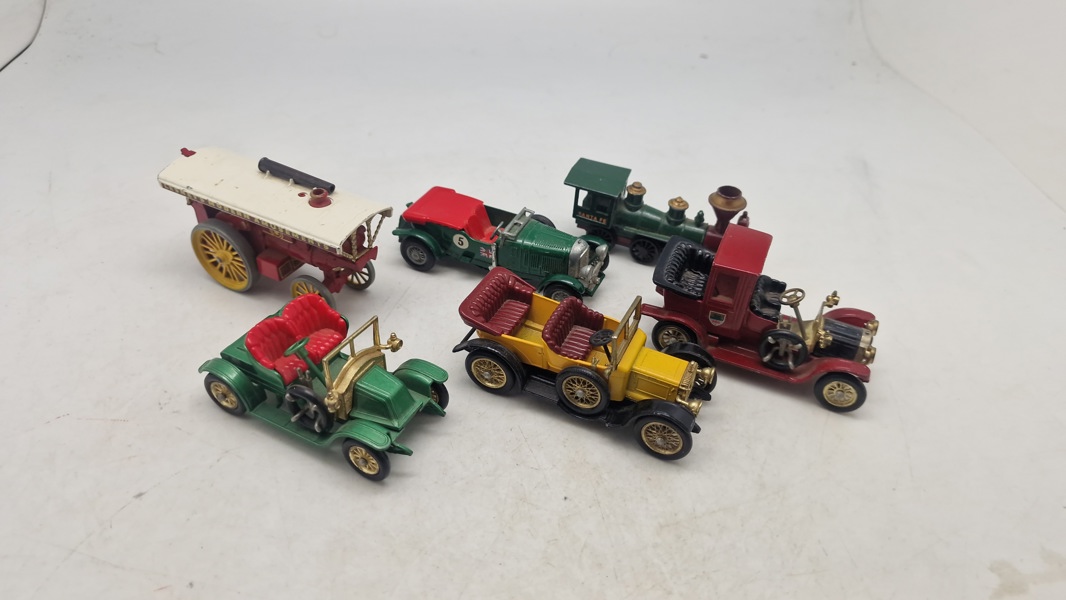 Samling ældre legetøjsbiler