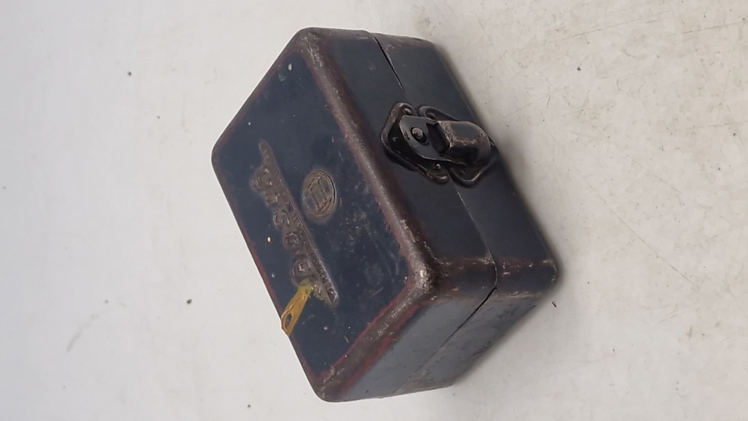 Tysk WW2 Bosch metalæske til køretøjs pærer