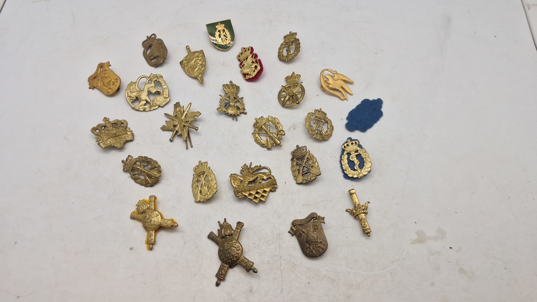 Samling regimentsmærker 