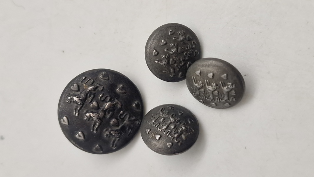 Originale knapper fra HIPPO korpset 