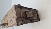 Original tysk MG 34-42 båndkasse - sandfarvet med schrapnel holes