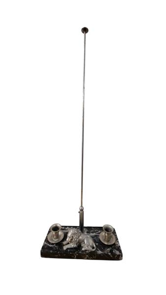 Engelsk lyseholder - / - flagstang - sortbroget marmorplade