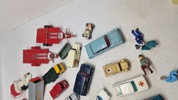Samling ældre legetøjs biler mm.