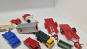 Samling ældre legetøjs biler mm.
