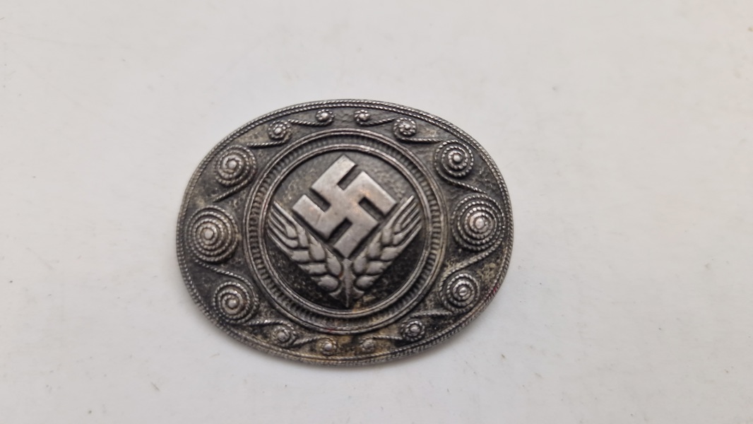 Original Reichsarbeitsdienst RAD female Brooch