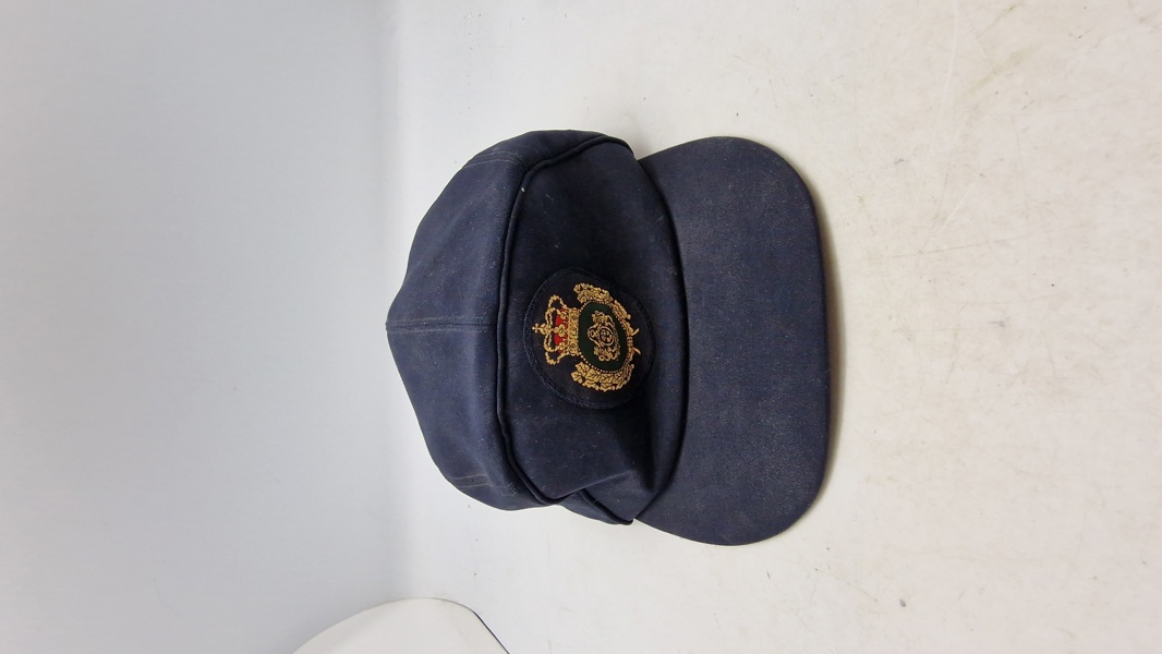 Original M/95 kasket fra det danske politi 