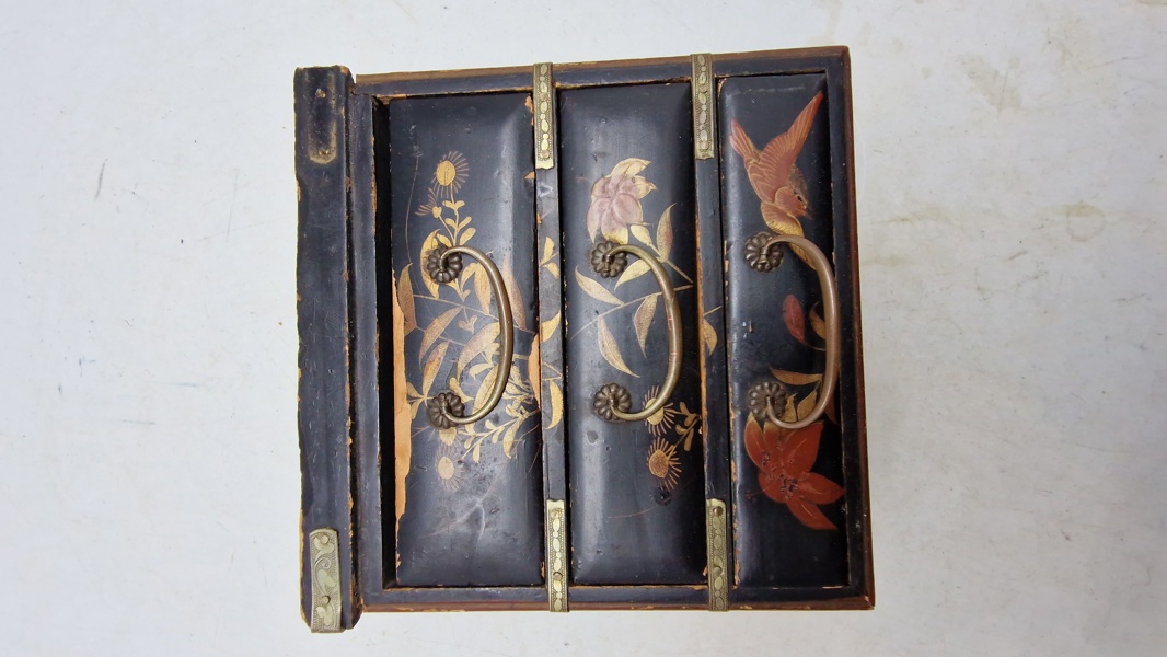 Japansk lak smykkeskrin. Ca 1920