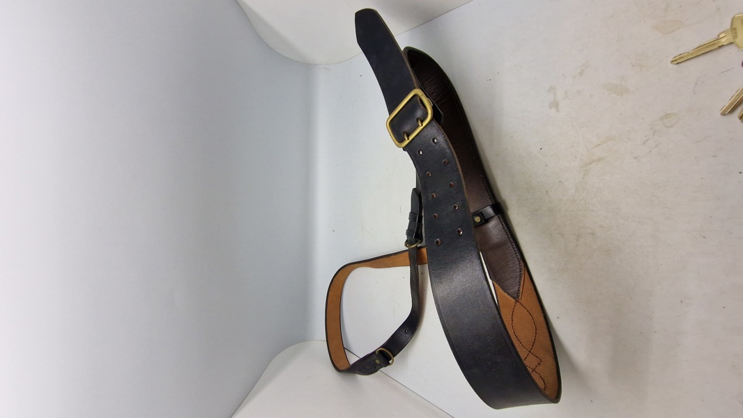 Originalt M/23 Sam Brown bælte med skrårem