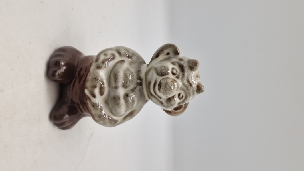 Krølle-Bølle keramikfigur, en klassisk bornholmsk trold