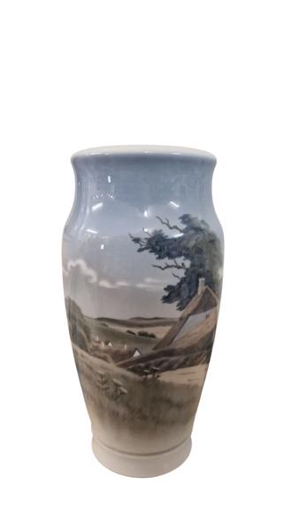 Stor Royal Copenhagen Art Nouveau vase med landskabsmotiv