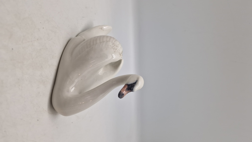 Royal Copenhagen Svane figur, nummer 755