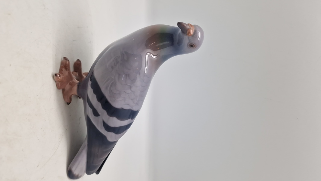 Bing & Grøndahl fuglefigur af en due, nummer 1911