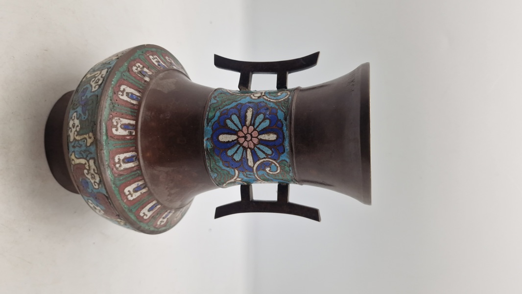 asiatisk cloisonné-vase