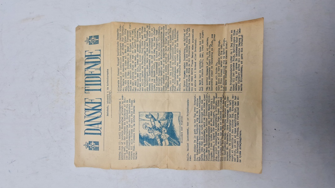 "Danske Tidende" er et illegalt blad fra besættelsestiden, dateret søndag den 23. april, der opfordrer danskerne til modstand mod tyskerne og deres medløbere. Original